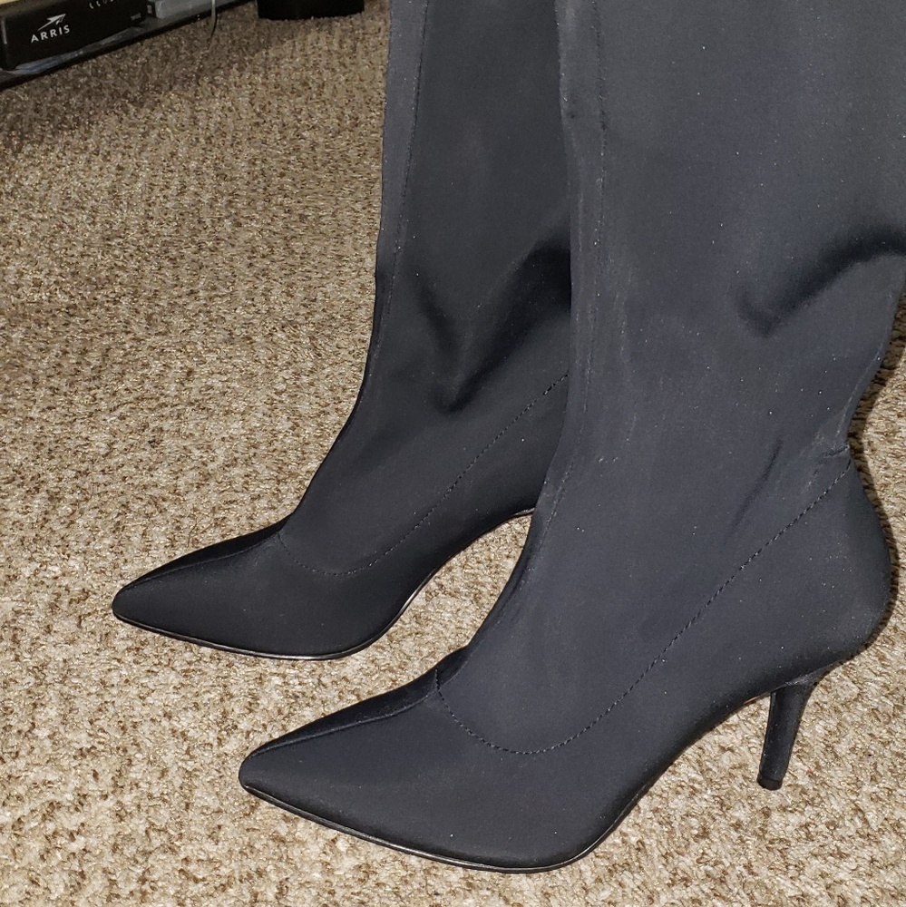 WOMAN  TALL BOOTS